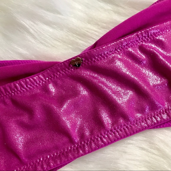 ｖｉｃｔｏｒｉａ'ｓ  ｓｅｃｒｅｔ  ｐｉｎｋ  ｍｅｔａｌｌｉｃ  ｂａｎｄｅａｕ  ｔｏｐ - Picture 3 of 4